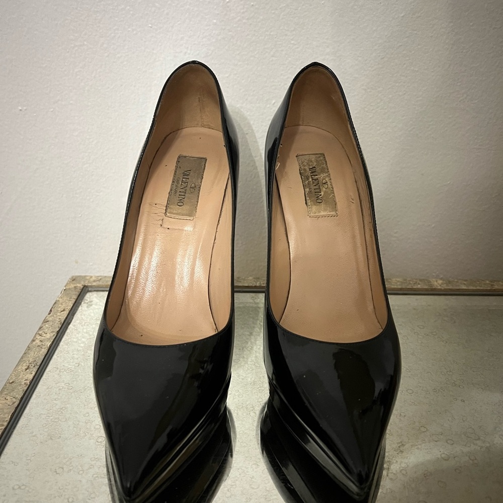 Valentino Women's Black Pumps